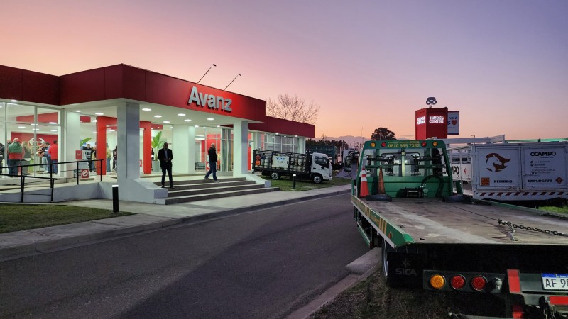 El Grupo Anz inauguró un moderno Truck Center en el Acceso Este